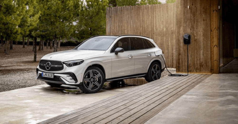 mercedes-benz-ev-suv-charging